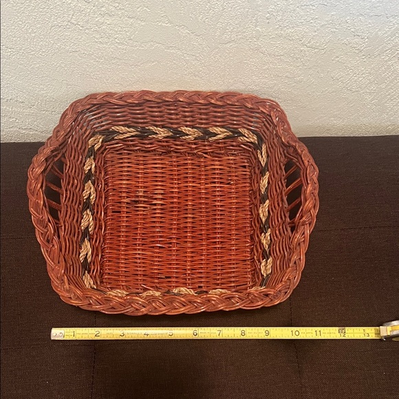 #1446** Handmade Brown Basket - Picture 3 of 6